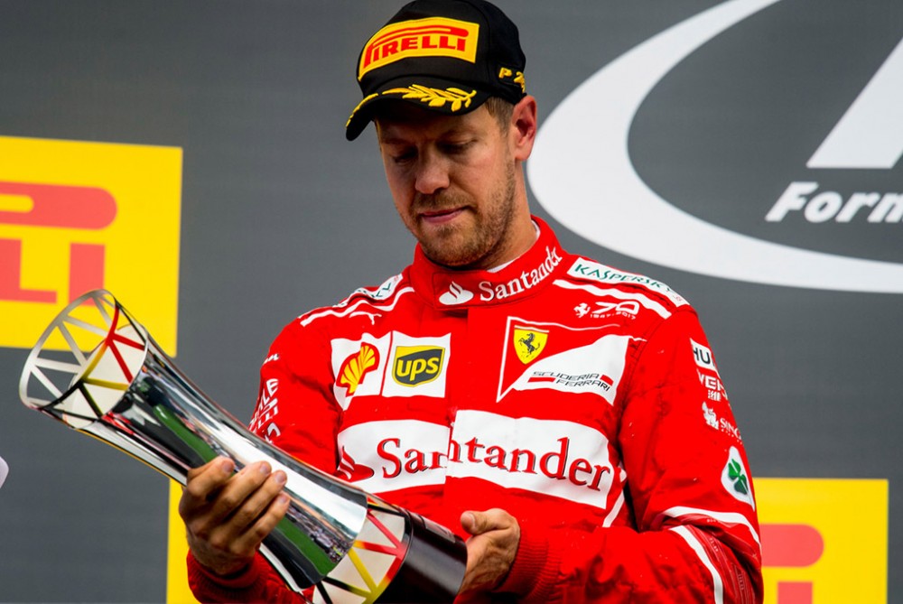 N. Rosbergas: S. Vettelis tik per stebuklą gali tapti čempionu