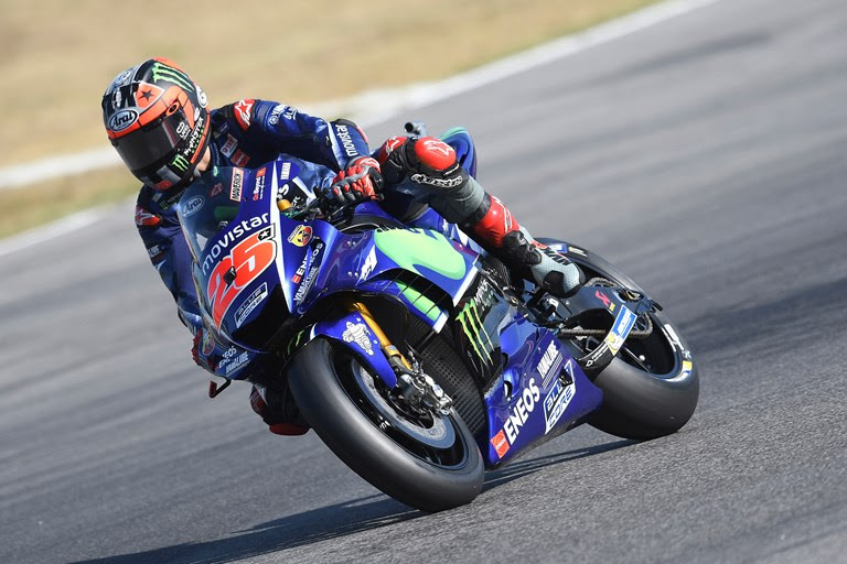 MotoGP. Aragone M. Vinalesas iškovojo „pole“, M. Marquezas krito nuo motociklo