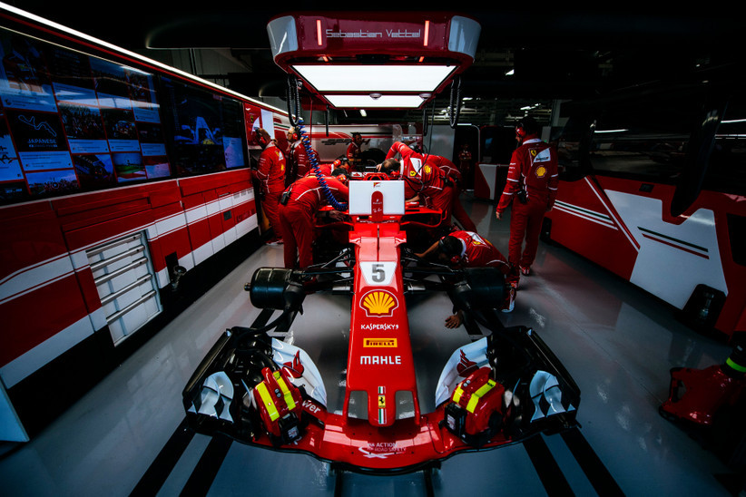 T. Wolffas ir L. Hamiltonas užjaučia „Ferrari“ dėl jų nesėkmių