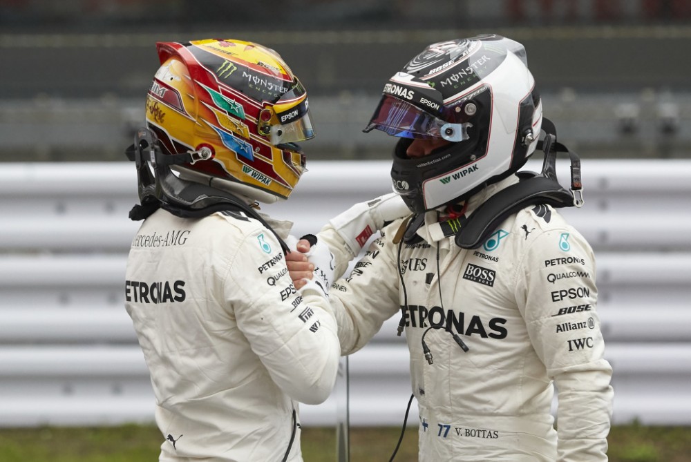 L. Hamiltonas: Vengrijos GP motyvavo įveikti V. Bottą visose lenktynėse