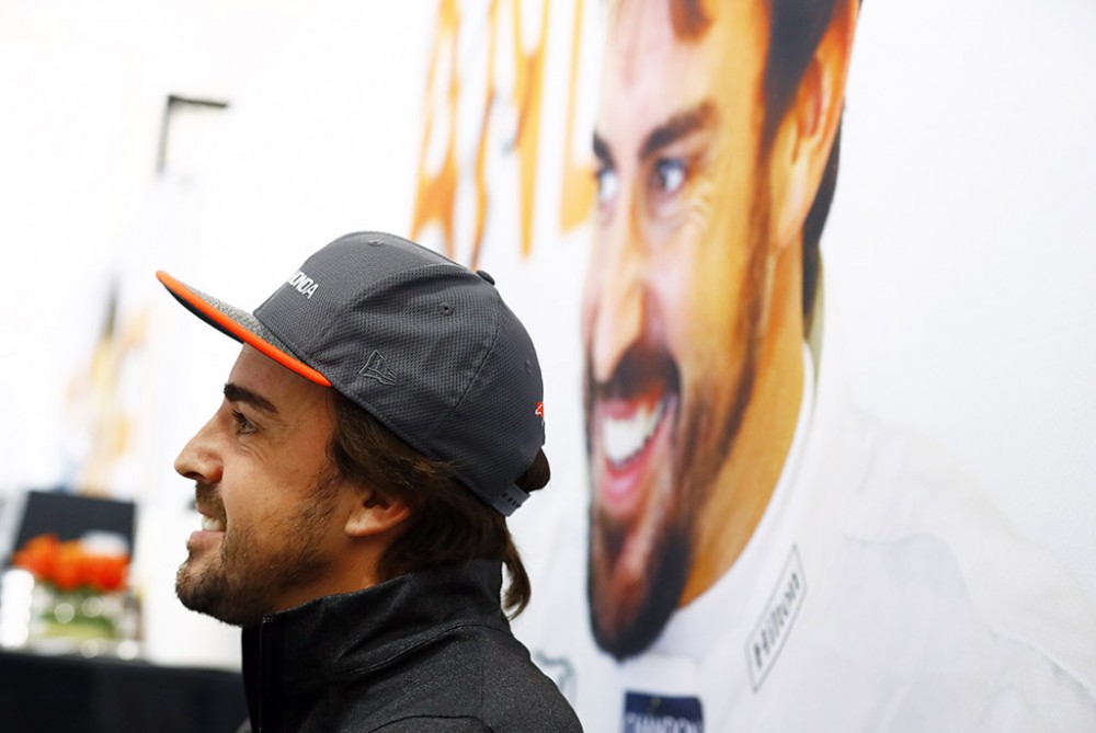 L. Hamiltonas apie kovą su F. Alonso: tai kietas moč******