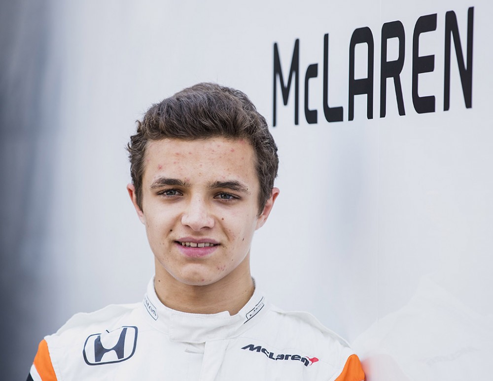 „McLaren“ ekipoje kitą sezoną S. Vandoorne‘ą pakeis L. Norrisas