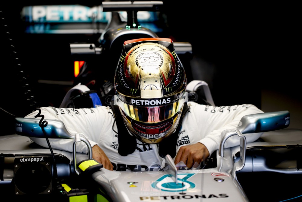 L. Hamiltonas tikisi lenktyniauti iki 2021-ųjų pokyčių