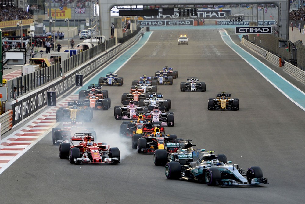 FIA išsklaidė abejones dėl masinių avarijų restartuojant iš vietos
