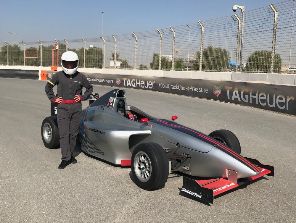 Pavydėtina patirtis: lietuvė sėdo už formulės vairo Dubajuje 