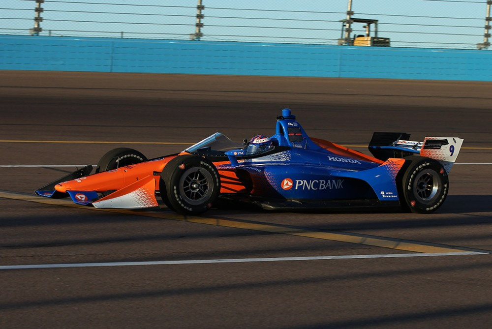 IndyCar. S. Dixonas Finikse išbandė „Halo“ alternatyvą