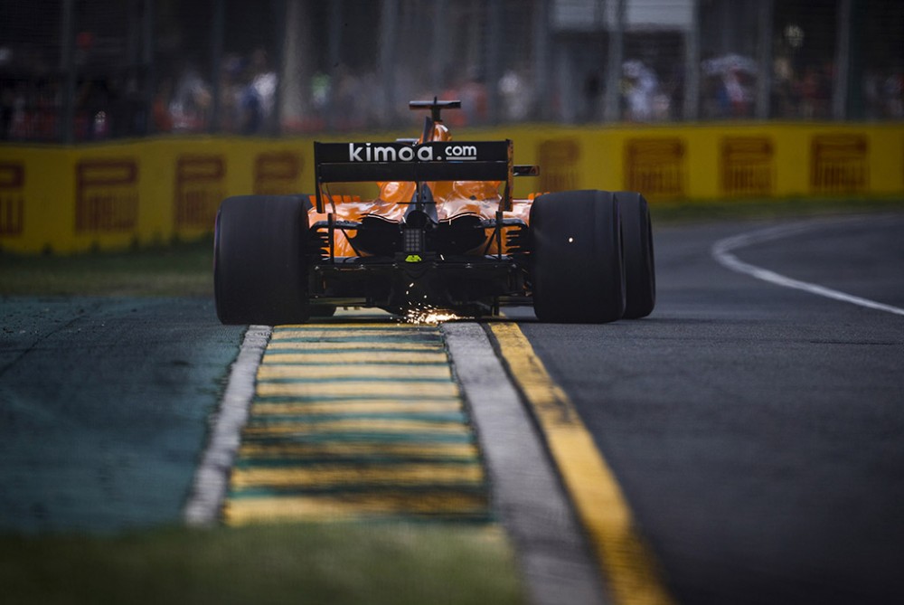 Problemos bandymuose privertė „McLaren“ atidėti bolido tobulinimus