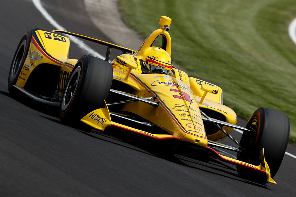 IndyCar. „Indy 500“ kvalifikacijoje greičiausias H. Castronevesas, o J. Hinchcliffe‘as liko už borto