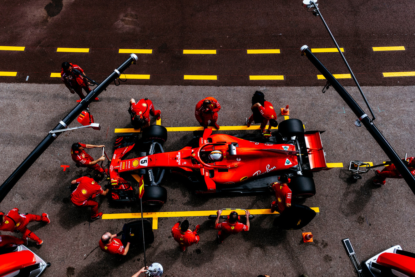 F. Massa: „Ferrari“ nesusitvarko su spaudimu