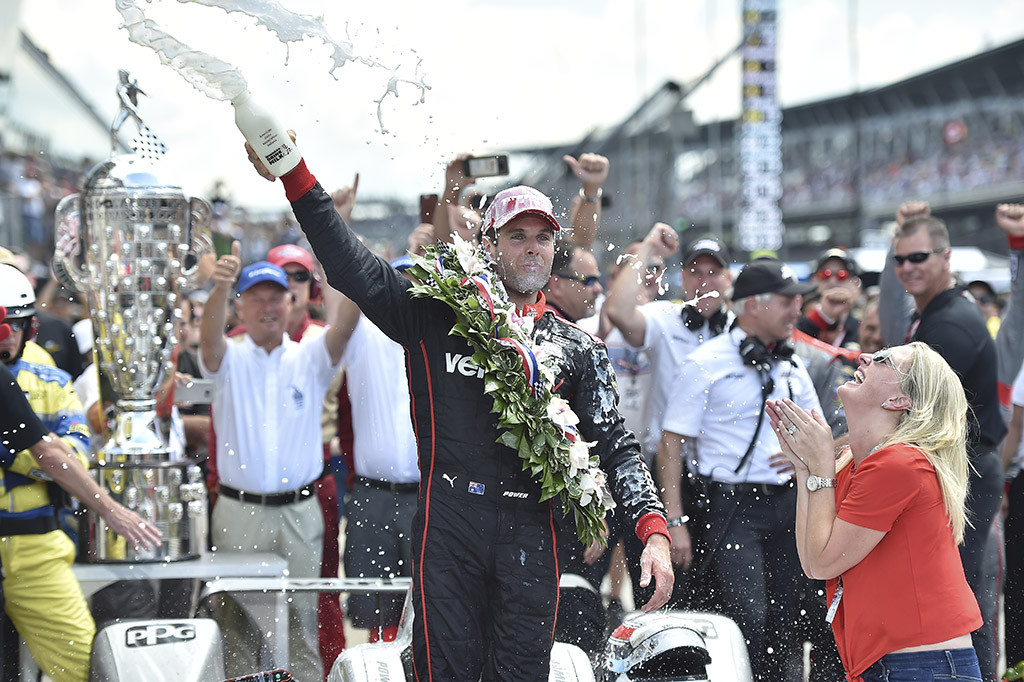 IndyCar. W. Poweris pirmą kartą nugalėjo „Indianapolis 500“ lenktynėse