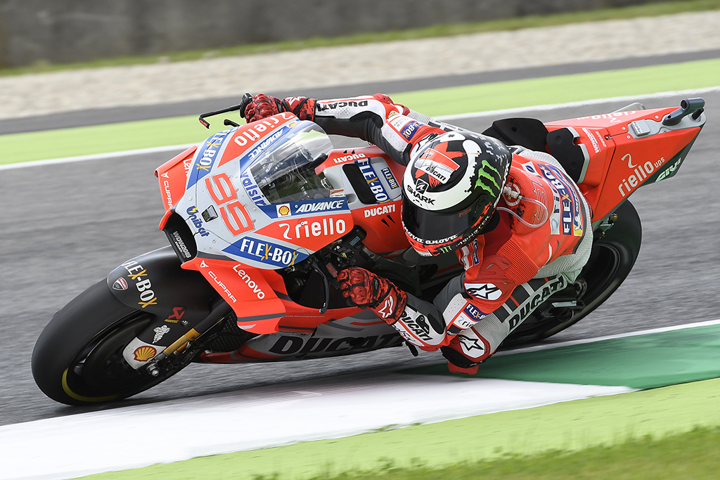 MotoGP. Italijoje - pirmoji J. Lorenzo pergalė atstovaujant „Ducati“ komandai