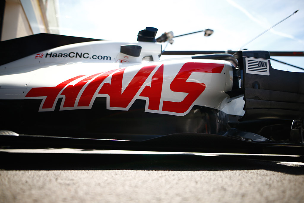 Oficialu: K. Magnussenas ir R. Grosjeanas lieka „Haas“ komandoje