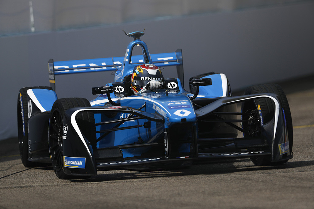 FE. Paskutines sezono lenktynes iš „pole“ pozicijos pradės S. Buemi