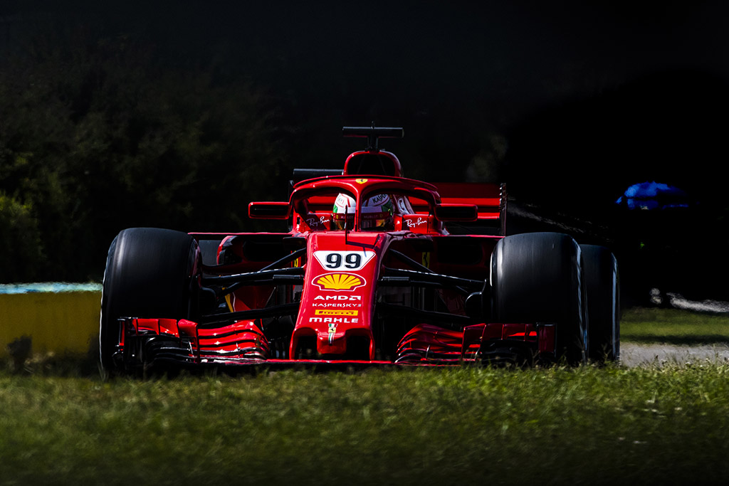 S. Vettelio rekordą pagerinęs A. Giovinazzi – greičiausias pirmąją bandymų dieną