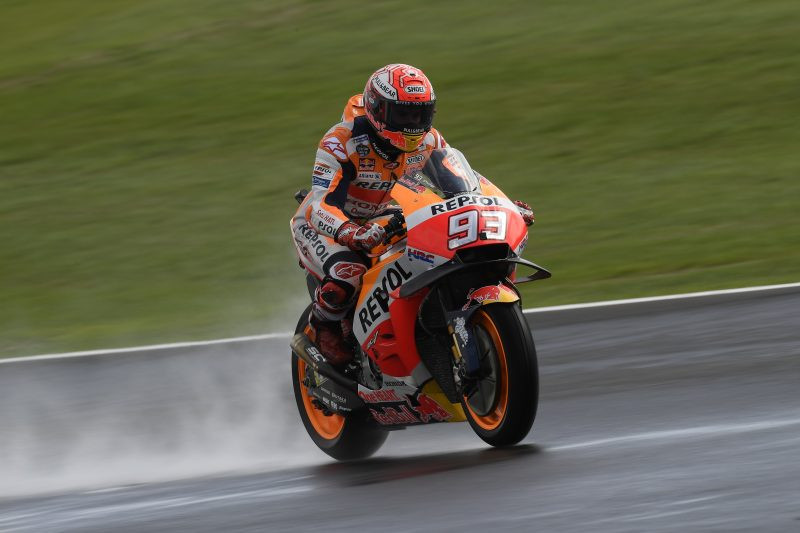 MotoGP. Dėl prastų oro sąlygų ne kartą atidėtos lenktynės Silverstoune taip ir neįvyko