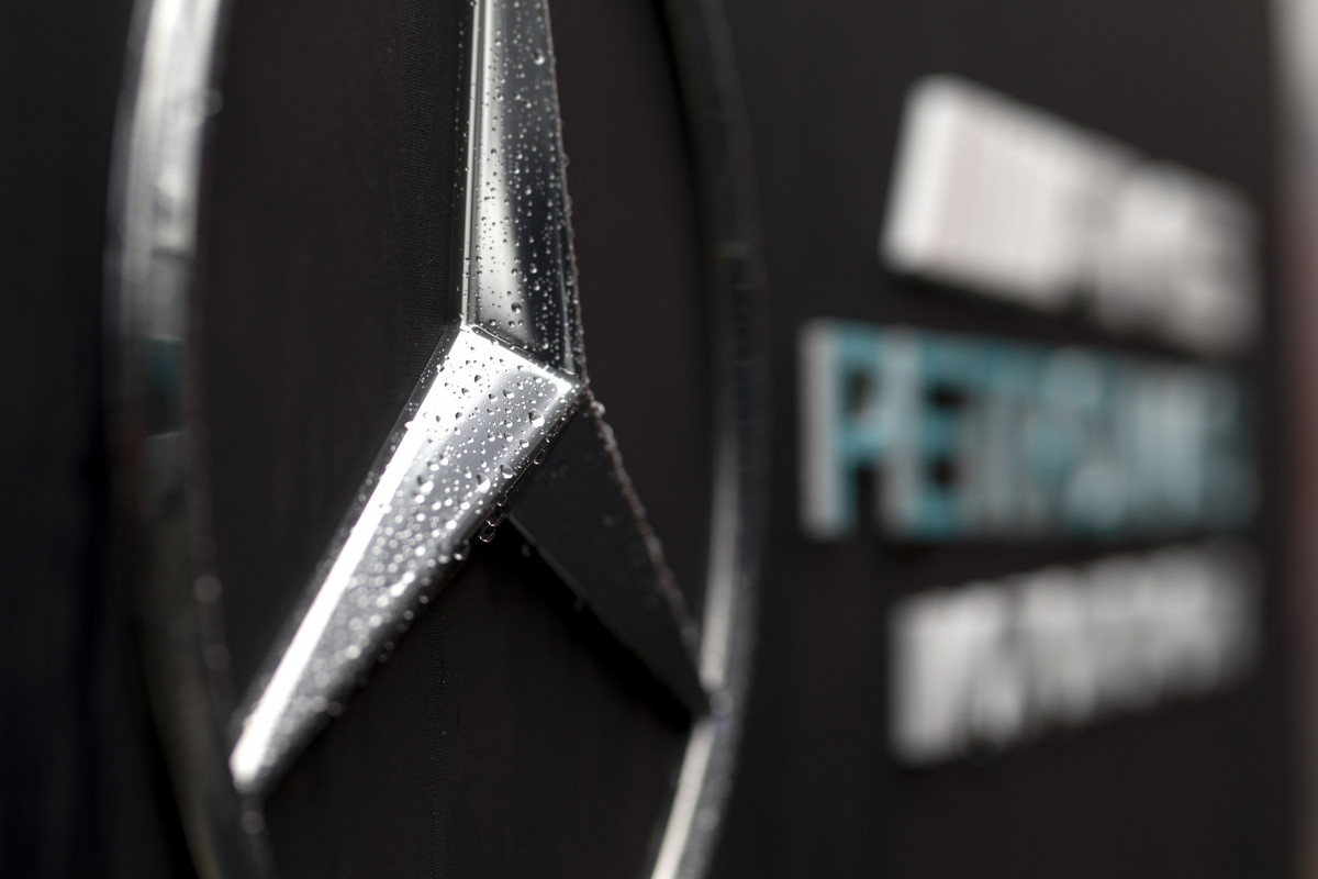 „Mercedes“ neigia gandus apie naująjį bolidą