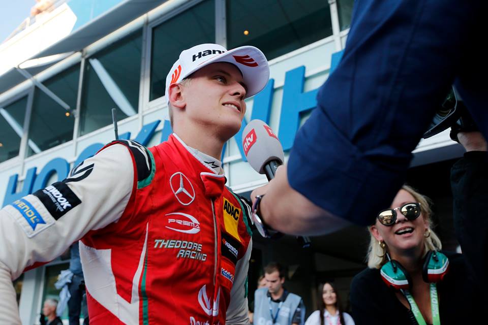 Oficialu: M. Schumacheris tapo „Ferrari“ jaunųjų pilotų programos nariu