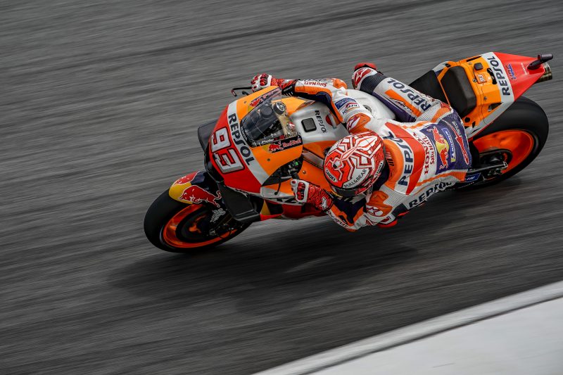 MotoGP. Malaizijoje „pole“ iškovojo nuo motociklo kritęs M. Marquezas