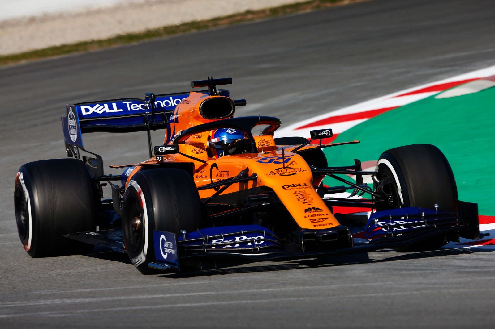 C. Sainzas: „McLaren“ turėtų didžiuotis pirmos bandymų dienos rezultatais