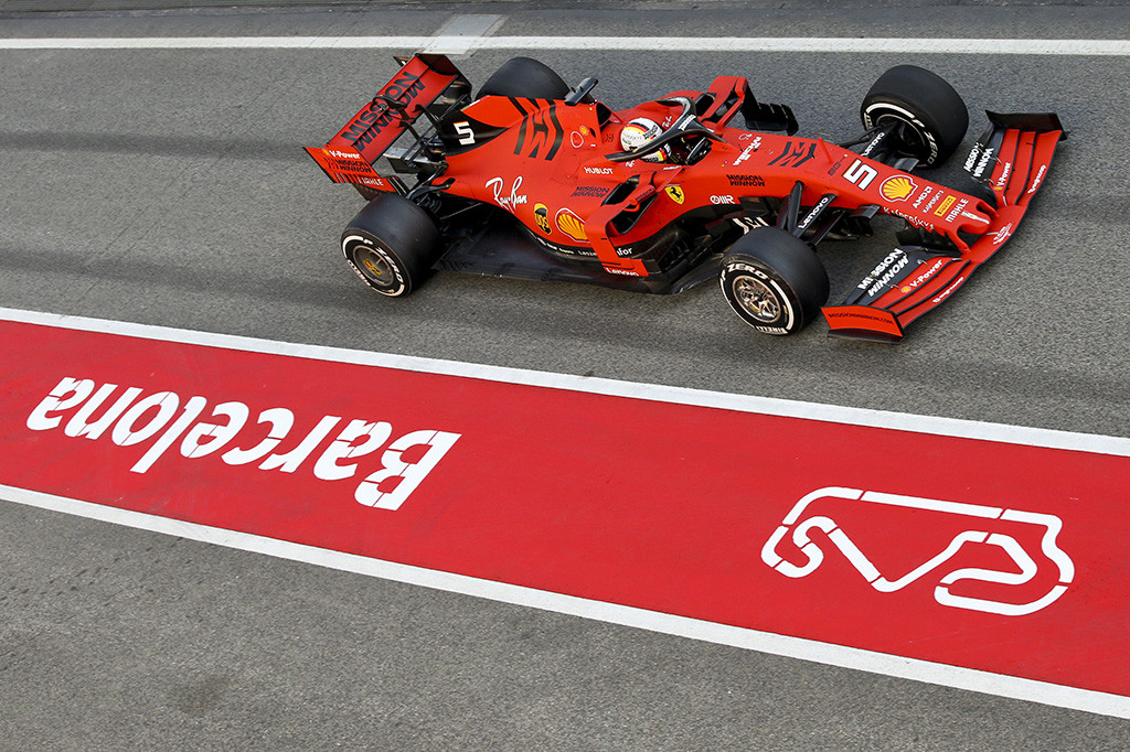 F-1 neplanuoja surengti trijų lenktynių Silverstoune