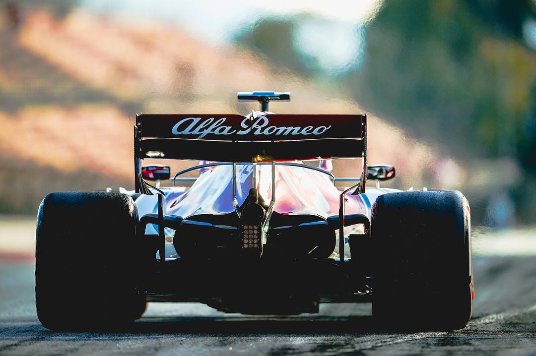 „Pirelli“ paskelbė, kokias padangas komandos pasirinko lenktynėms Bahreine