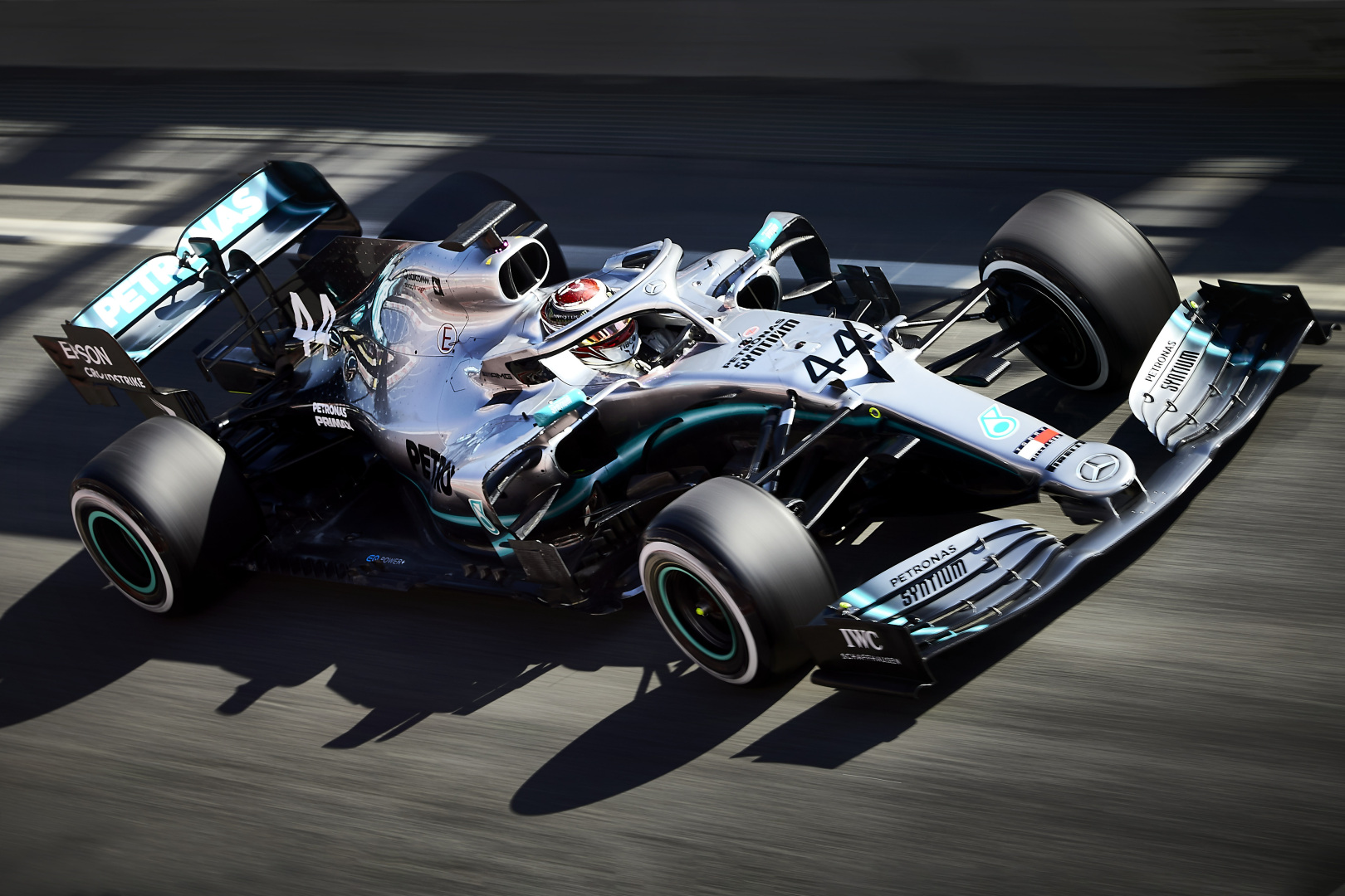 S. Vettelį nustebino atnaujintų „Mercedes“ bolido detalių kiekis