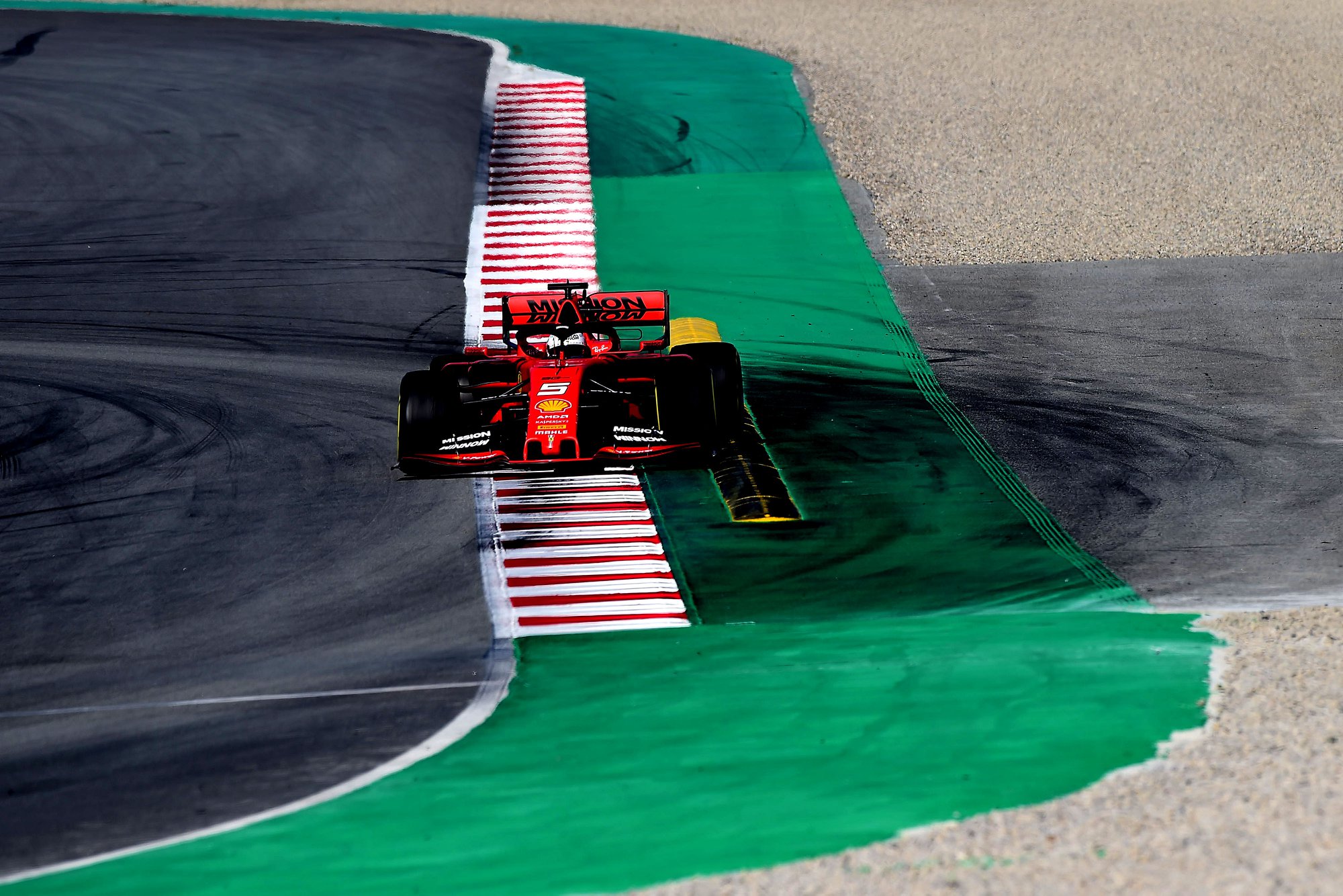 „Ferrari“ įvardijo S. Vettelio avarijos priežastį