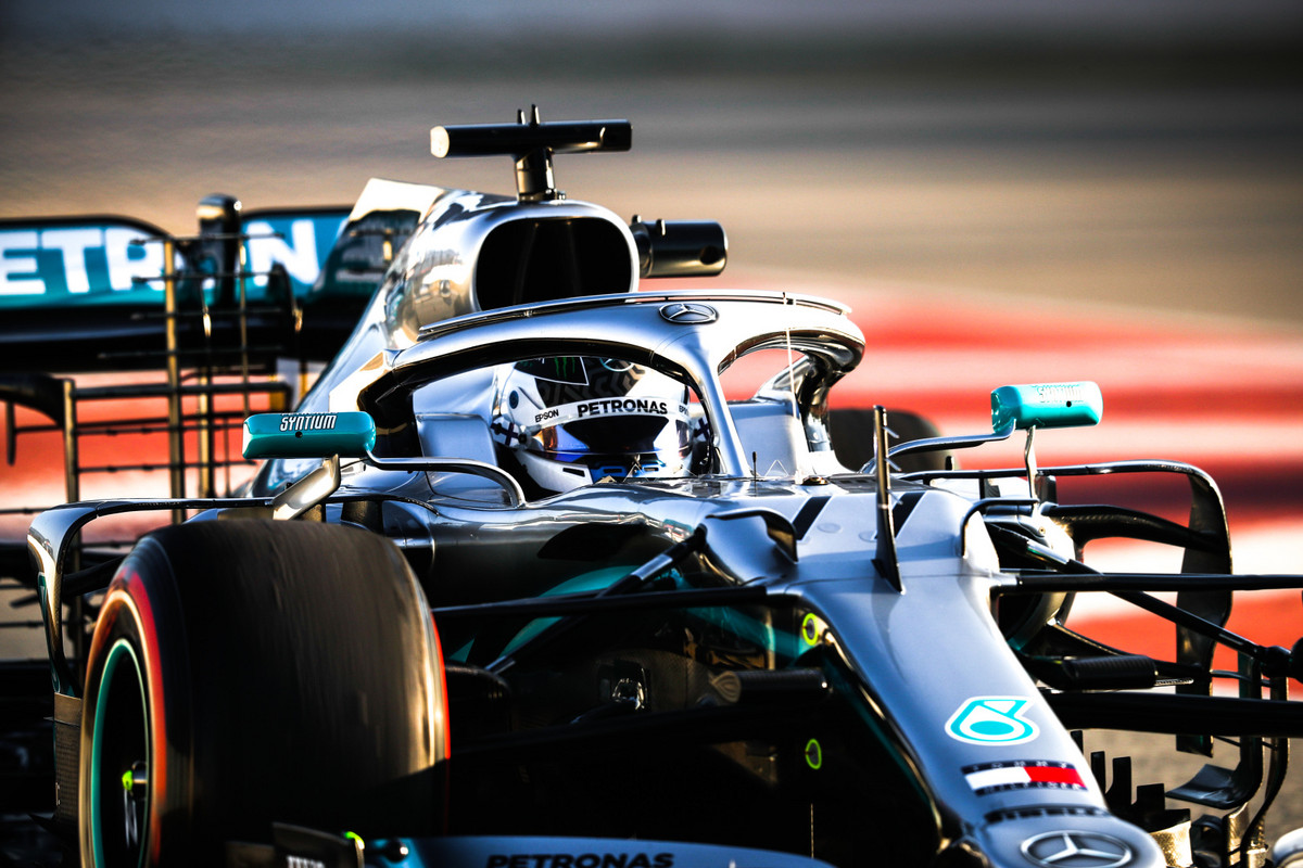 V. Bottas: nežinau ar kovosime dėl pergalės Australijoje