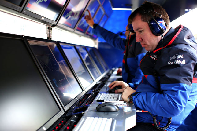 J. Eggintonas – naujasis „Toro Rosso“ technikos direktorius
