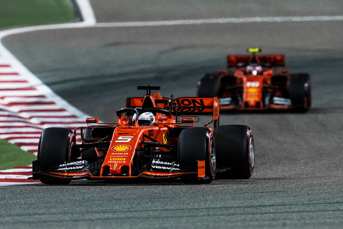 J. Elkannas patvirtino „Ferrari“ siekį nugalėti