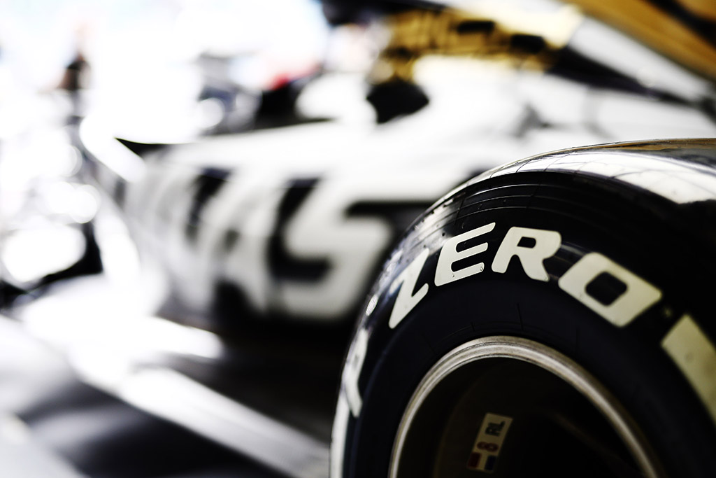 „Pirelli“ paskelbė, kokias padangas F-1 etapui Kinijoje pasirinko komandos