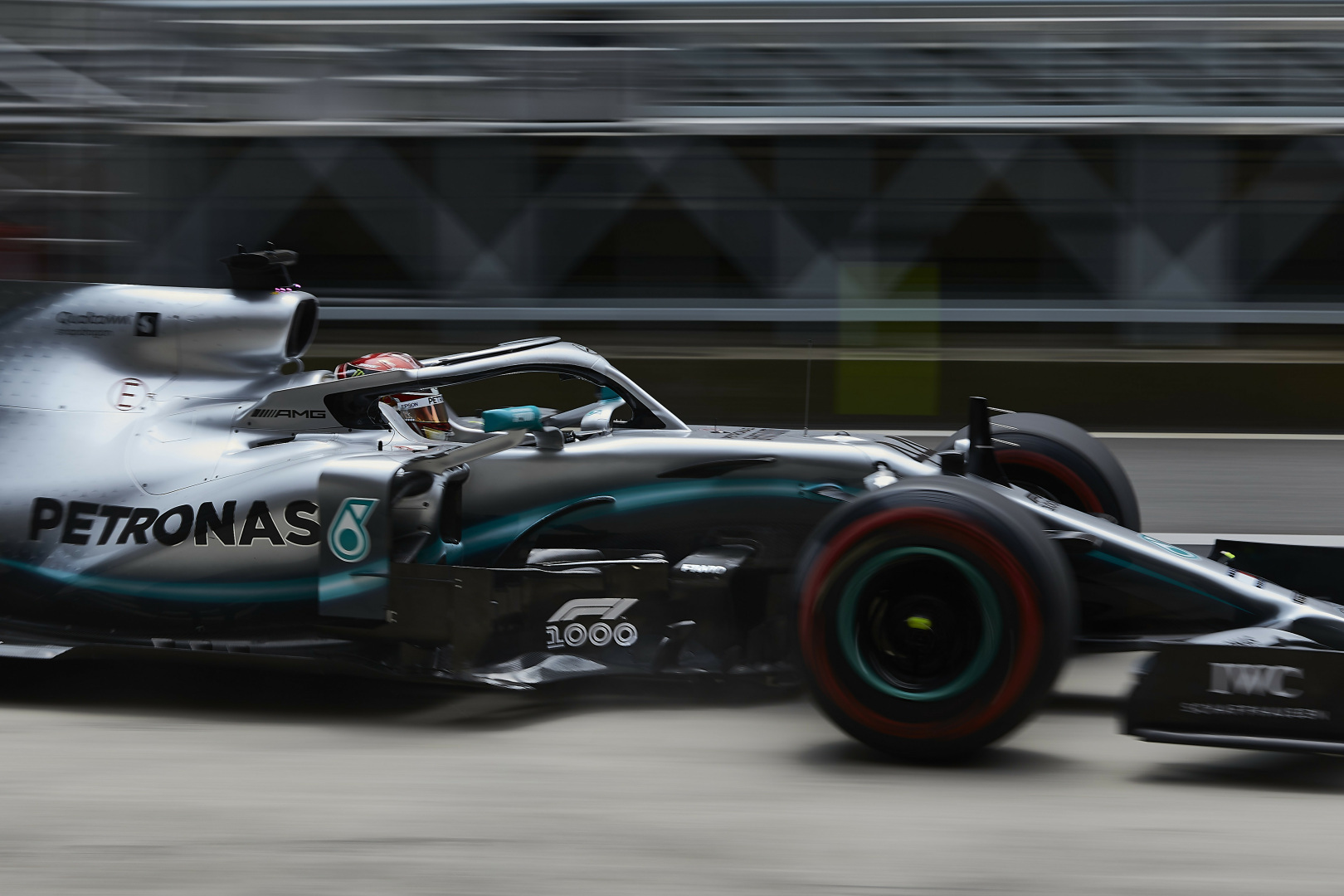 L. Hamiltonas abejoja „Mercedes“ galimybės sumažinti atsilikimą nuo „Ferrari“