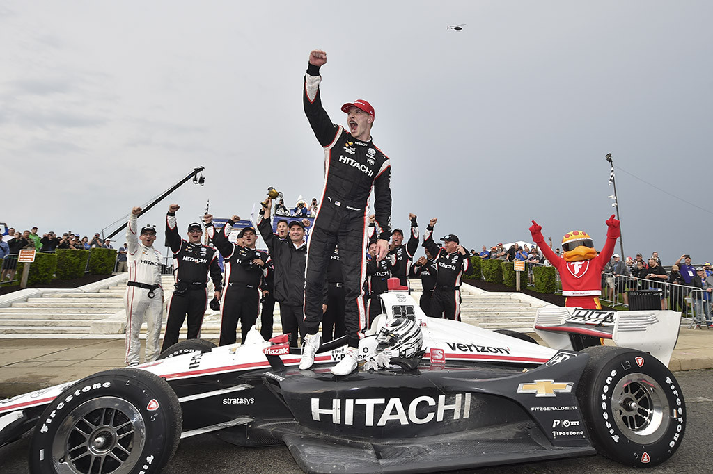 IndyCar. Pirmose lenktynėse Detroite nugalėjo J. Newgardenas