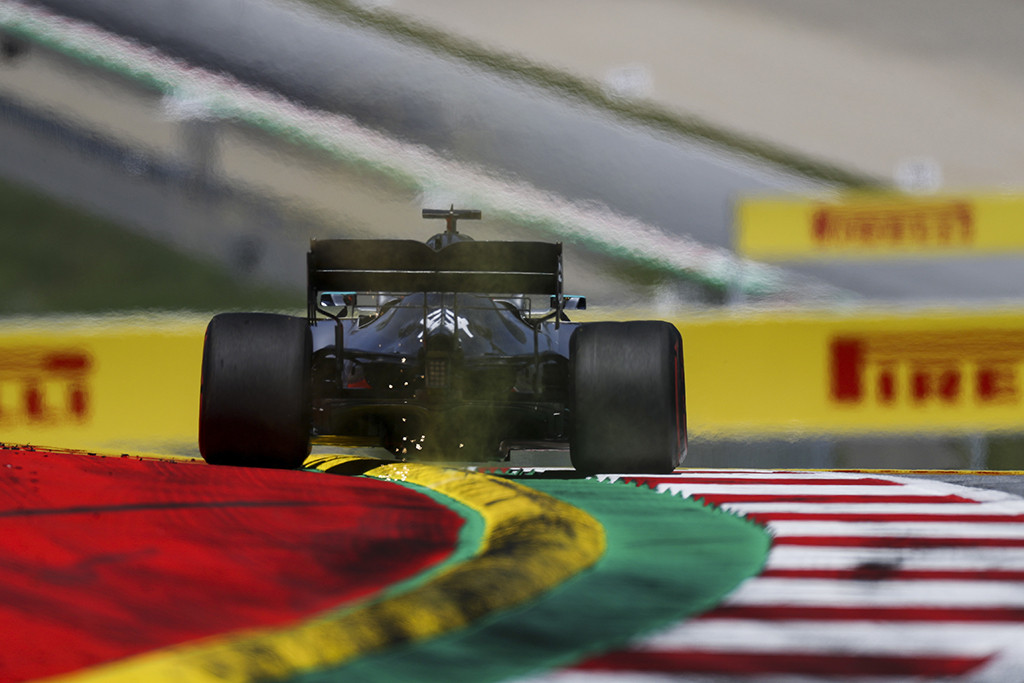L. Hamiltonas: „Mercedes“ neįvertino „Ferrari“ greičio