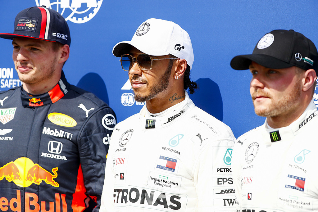 Vokietijoje „pole“ iškovojo L. Hamiltonas, „Ferrari“ susidūrė su technikos gedimais