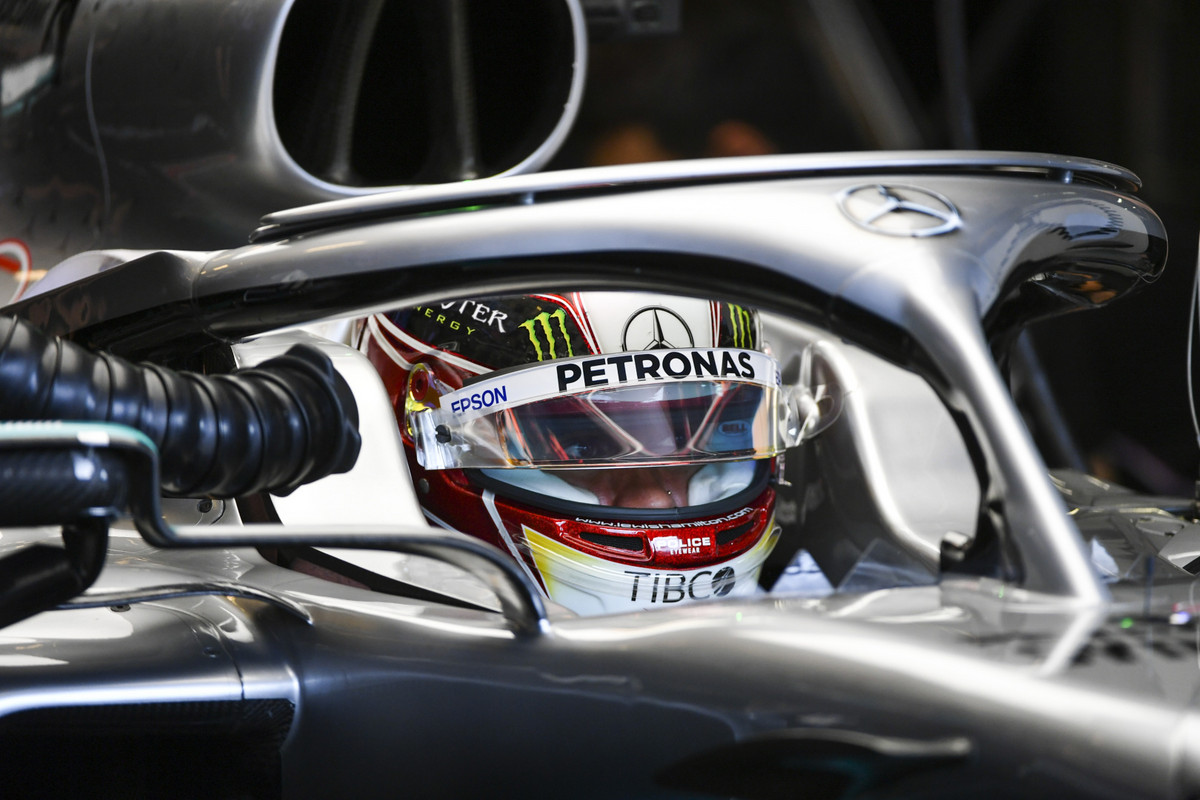 L. Hamiltonas nustebintas mažo atsilikimo nuo „Ferrari“