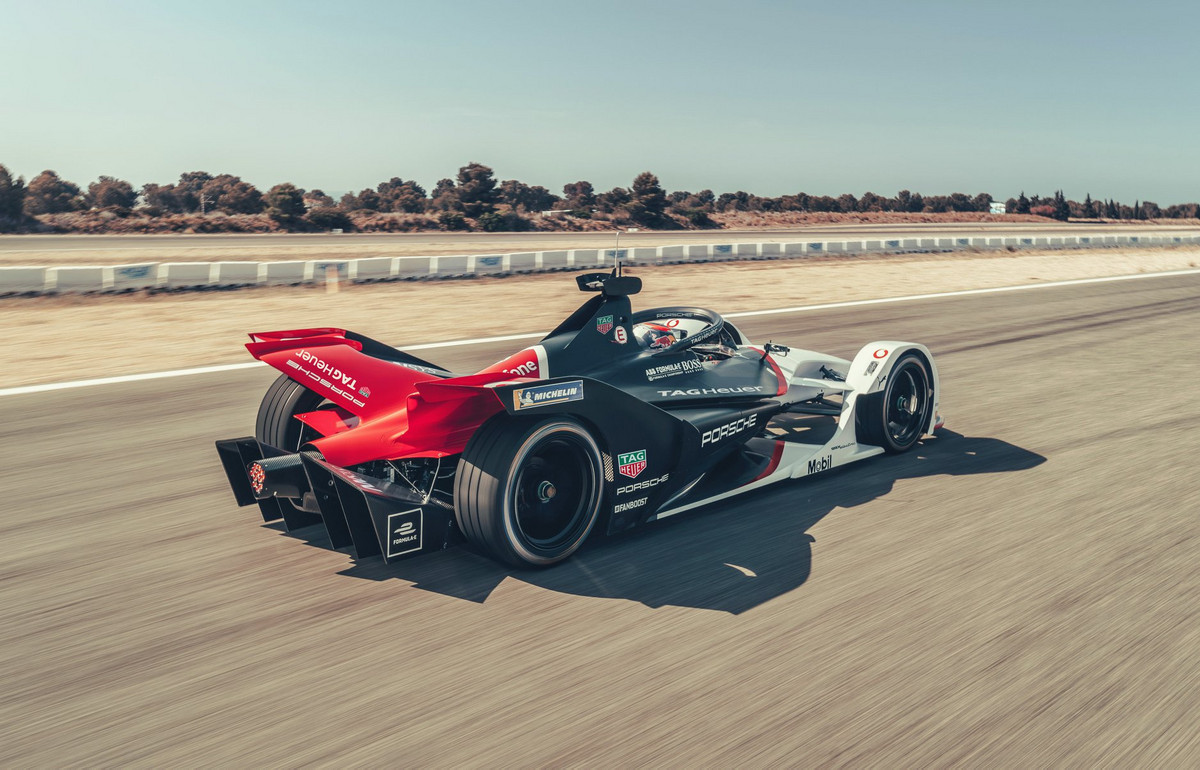 „Porsche“ buvo „labai arti“ sugrįžimo į F-1