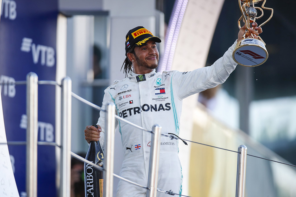 „Mercedes“ tikisi pratęsti kontraktą su L. Hamiltonu
