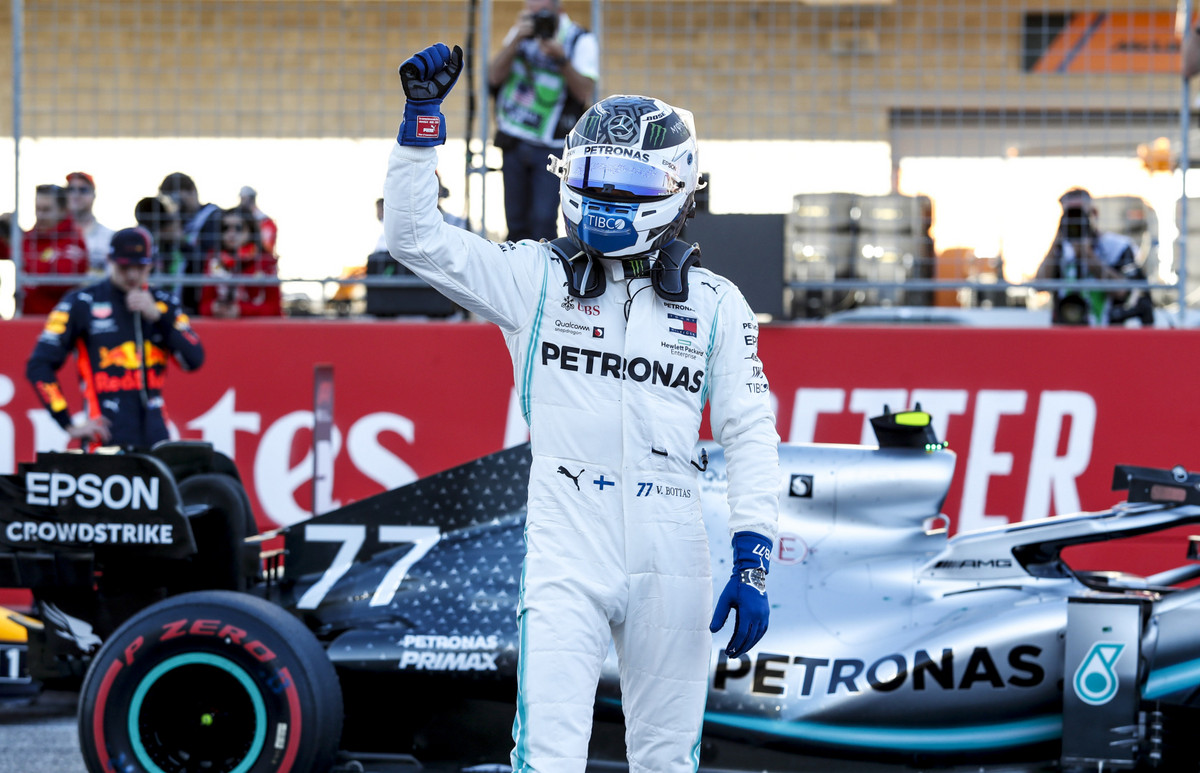 V. Bottas nugalėjo Ostine, L. Hamiltonas šeštą kartą tapo F-1 čempionu