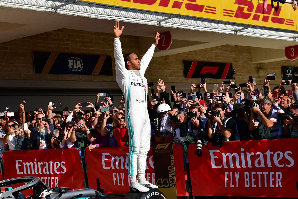 E. Fittipaldi aukštai įvertino L. Hamiltono vaidmenį „Formulėje-1“