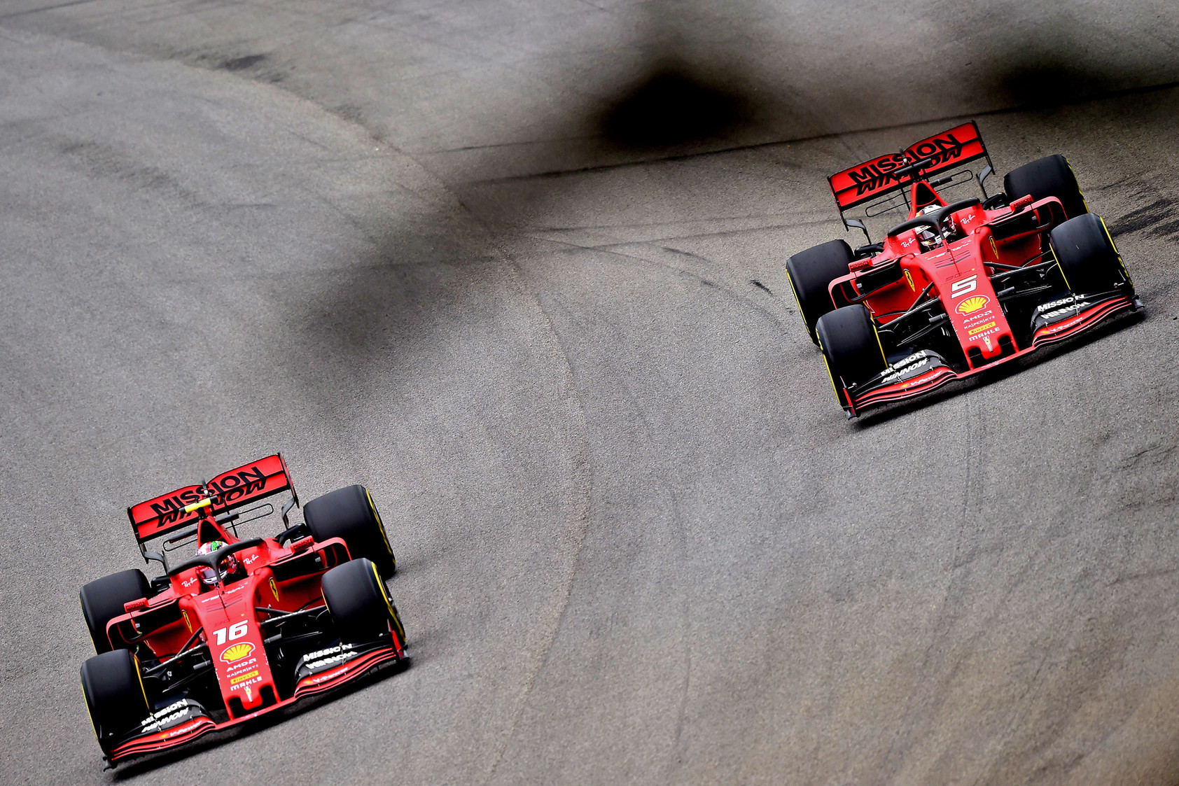 „Ferrari“ lenktynininkai išvengė baudų