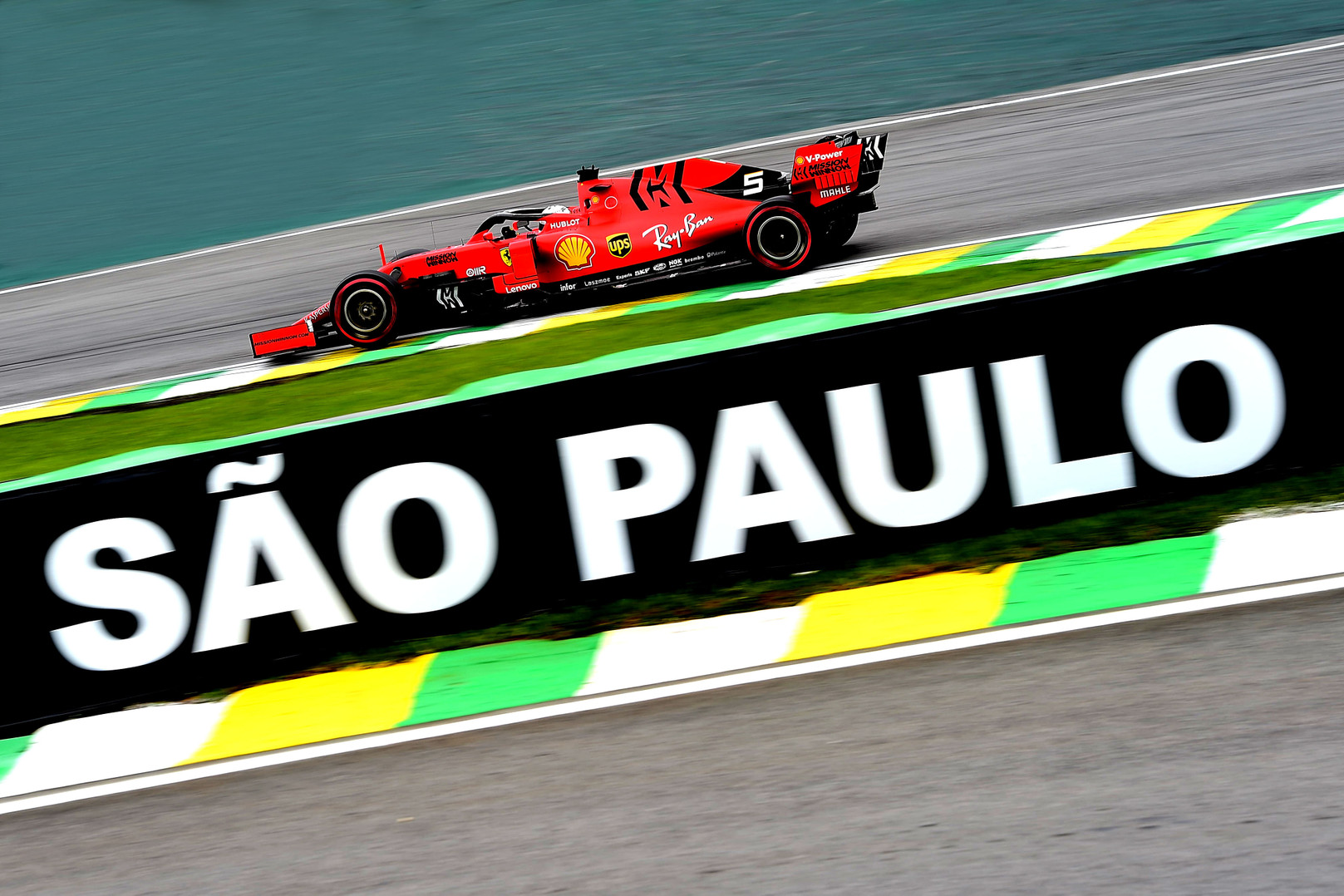 Oficialu: F-1 lenktynės toliau bus rengiamos Interlagos trasoje