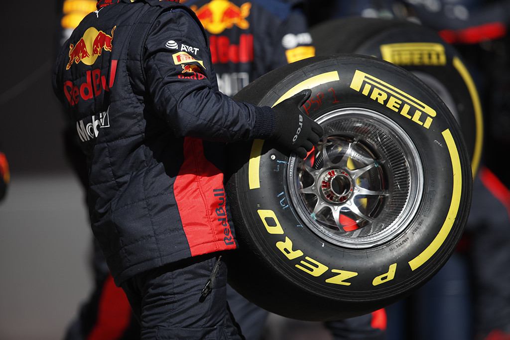 „Pirelli“ keičia padangų bandymų planus