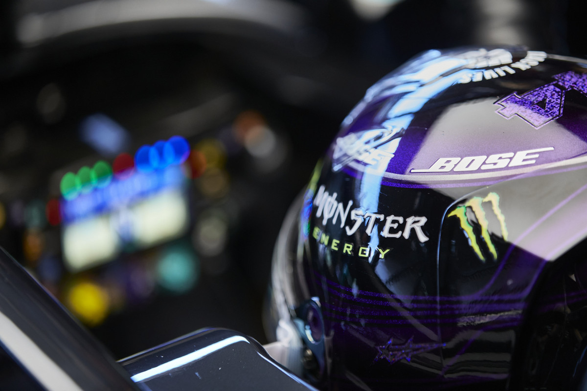 „Red Bull“ konkurentė ir toliau rems L. Hamiltoną