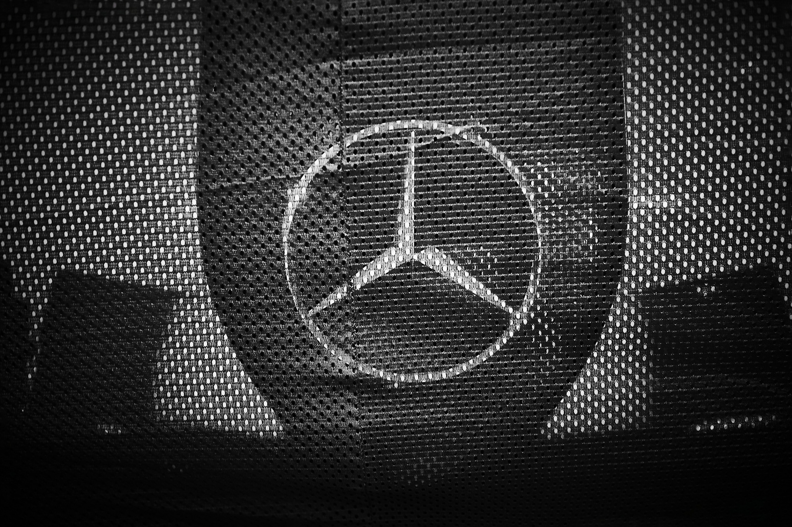 Teisėjai pareikalavo „Mercedes“ ekipos pateikti 2019 m. bolido detales