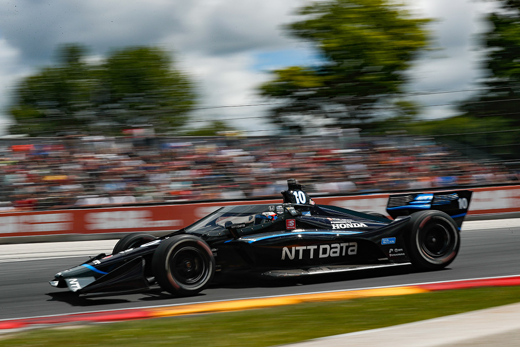 IndyCar. Pergalę paskutiniuose ratuose išplėšė F. Rosenqvistas