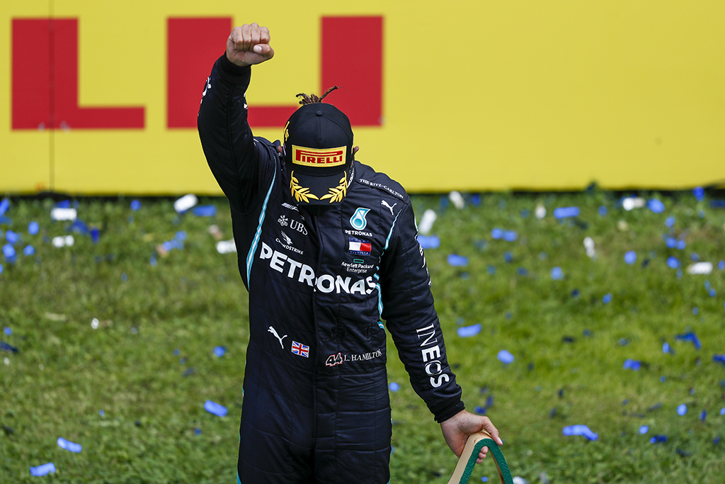 L. Hamiltonas pažėrė kritikos savo kolegoms ir „Formulės-1“ vadovams