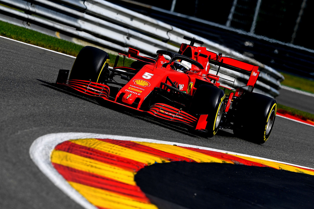 M. Brundle‘as: „Ferrari“ turėjo būti greitesnė už „Alfa Romeo“
