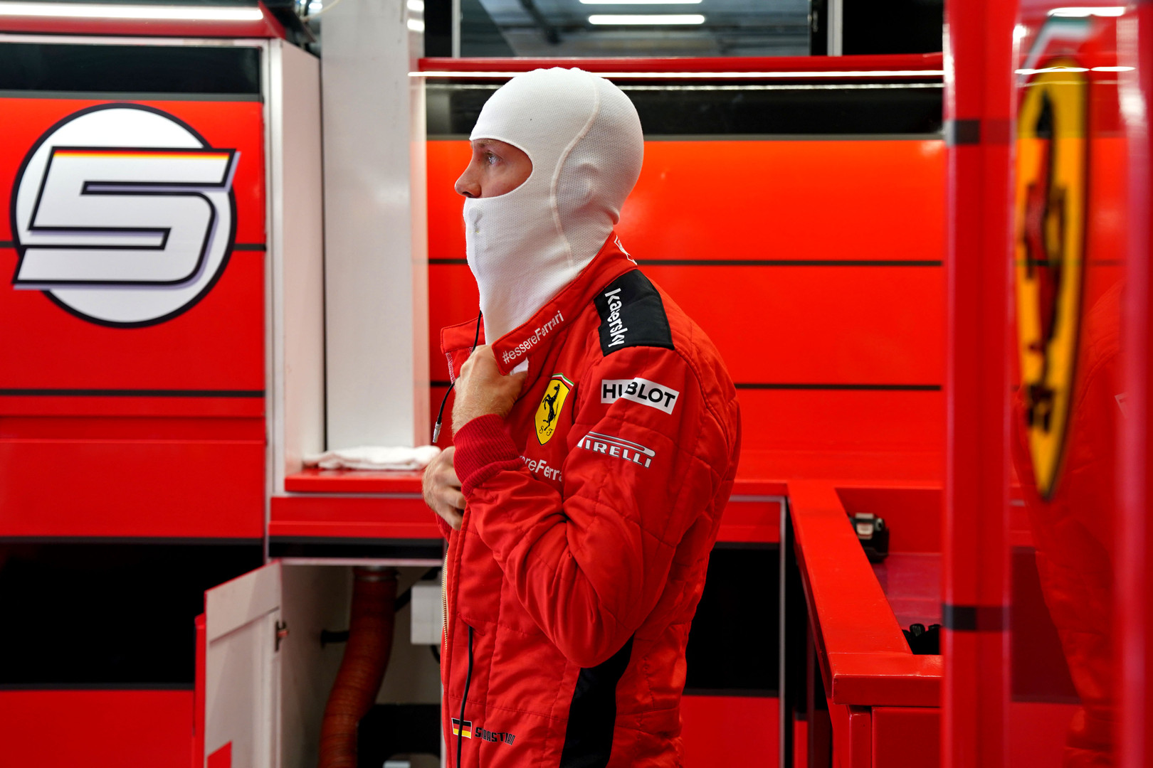 S. Vettelis nepatenkintas aukštu padangų slėgiu