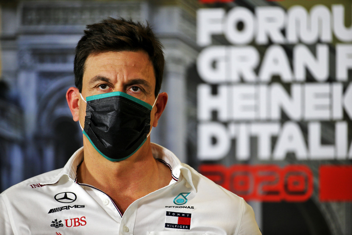 T. Wolffas „Ferrari“ nebūtų pritarusi mano kandidatūrai į F-1 vadovo postą